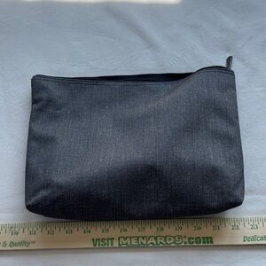 Gray zipper pouch thirty one
